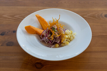 Ceviche de cherne con verduras