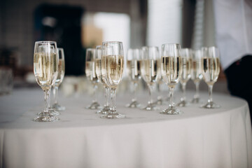 buffet, champagne glasses, champagne bubbles close-up