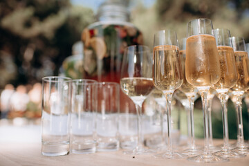 buffet, champagne glasses, champagne bubbles close-up
