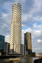 Fototapeta premium Tall round building