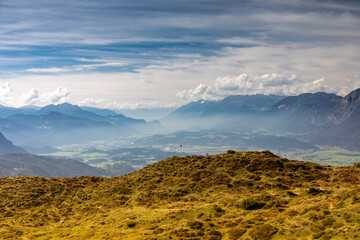 Blick auf die Kitzbüheler Alpen und ins Brixental vom Kreuzbichl, Wilder Kaiser, Tirol, Österreich