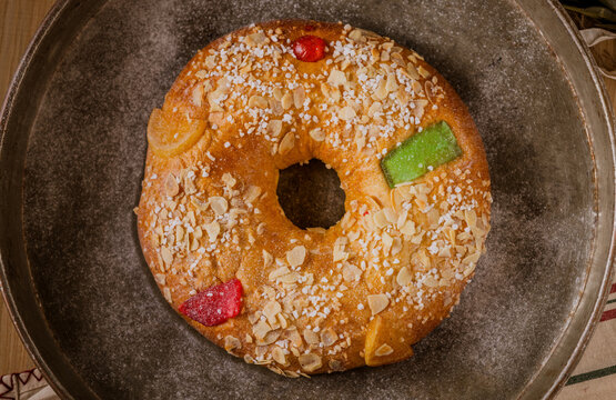 Roscon de Reyes, a typical spanish christmas cake
