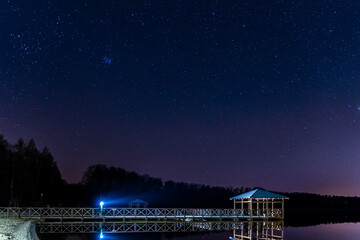 noc, jezioro, gwiazdy, molo , pomost © Daniel Folek