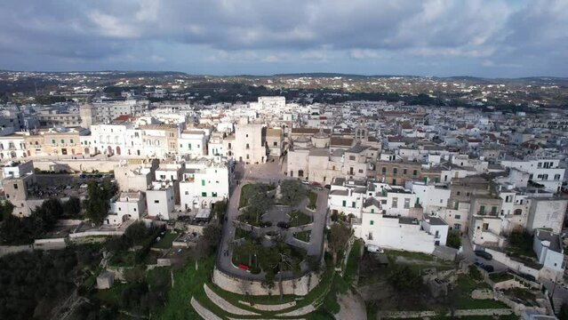Vista aerea di Cisternino, nella valle d'itria in puglia