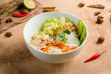 Vietnamese noodles with chicken and vegetables, Bun chon