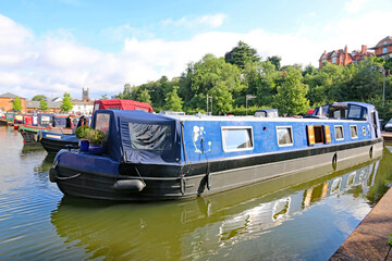 Naklejka premium Boats in Worcester Canal Basin