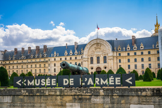 The Les Invalides museum of Army in Paris, France - Focus on the centre