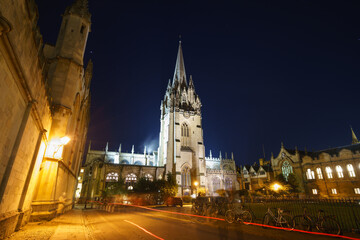 Fototapeta na wymiar St. Mary's church at night in Oxford. England