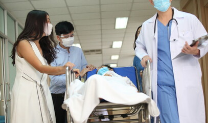  emergency case sick person moving to ICU with doctor team