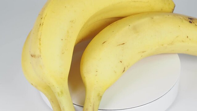 バナナ　3本
