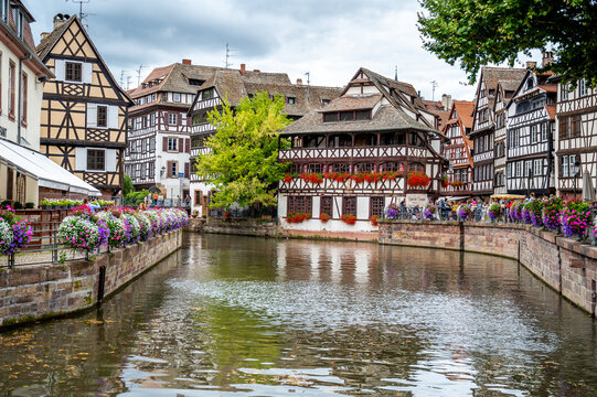 Bas-Rhin-Bilder: Stock-Fotos & -Videos. | Adobe Stock