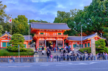 京都、四条八坂神社の楼門
