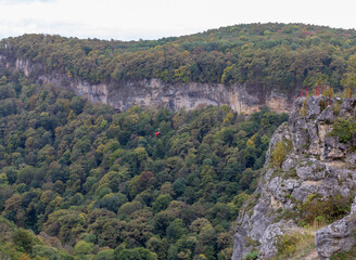the beginning of autumn in the highlands, nature walks, panoramic views of the mountains, routes...