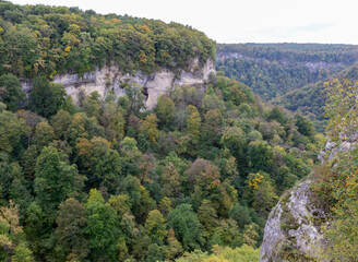 the beginning of autumn in the highlands, nature walks, panoramic views of the mountains, routes...