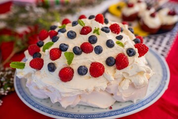 christmas pavlova in summertime in australia