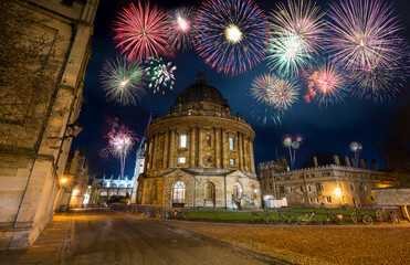 Fototapeta na wymiar Fireworks display near the science library in Oxford. England