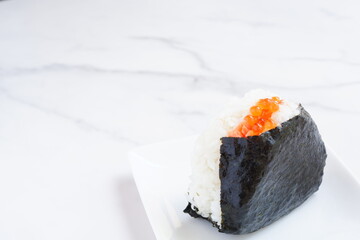 イクラと紅鮭のおにぎり