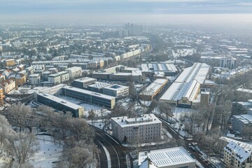 Augsburg im Winter - Blick zur Hochschule und zum Straßenbahnbetriebshof