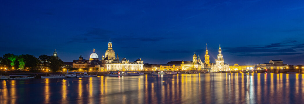 Blick auf die Br&uuml;hlsche Terrasse in Dresden