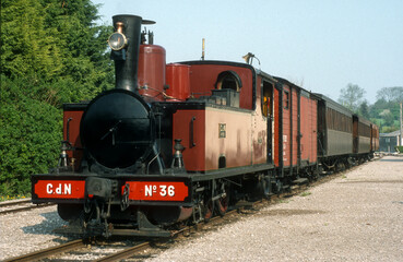 Fototapeta premium train touristique à vapeur, Chemin de Fer de la Baie de Somme, Noyelles sur Mer, Somme, 80, Picardie, France