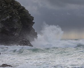 Waves Crashing onto Rocks