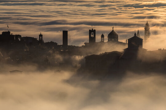 Bergamo nella nebbia