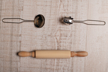 Gesicht aus Spielzeuggeschirr