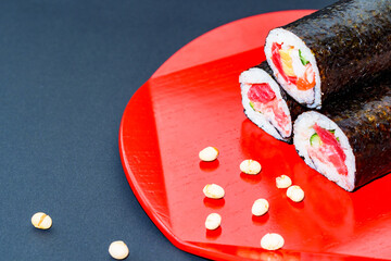 節分 に 恵方巻 と 豆まき で 季節感 を出す 【 2月 の イメージ 】