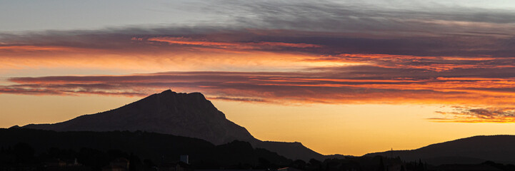 Fototapeta premium the Sainte Victoire mountain in the light of a winter morning