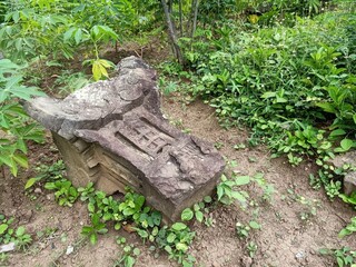 Obraz premium selective focus photo of lampulo ancient tombstone grave of aceh kingdom admiral