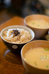 玄米ご飯と味噌汁