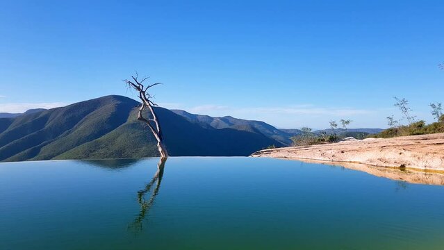 Panning of Hierve el Agua, is a set of natural rock formations that resemble cascades of water and small natural and artificial pools, is located about 70 km east of Oaxaca city, past Mitla, Mexico.