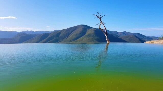 Panning of Hierve el Agua, is a set of natural rock formations that resemble cascades of water and small natural and artificial pools, is located about 70 km east of Oaxaca city, past Mitla, Mexico.