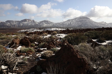 El Teide Im Dezember 2022 teilweise mit Schnee bedeckt