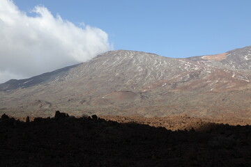 El Teide Im Dezember 2022 teilweise mit Schnee bedeckt