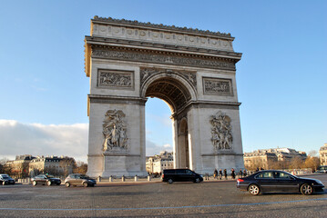 arch of triumph in the evening