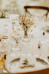 décoration de table de mariage fleurie