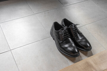 玄関に置いてあるビジネスシューズ