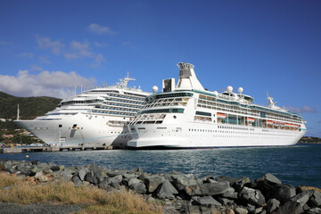 Kreuzfahrtschiffe (Luxus-Urlaub)