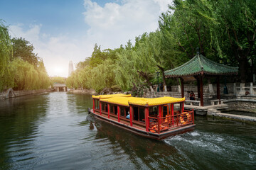 Fototapeta na wymiar Jinan Daming Lake Chinese Garden Scenic Area