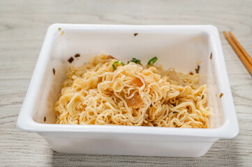 塩味のカップ塩焼きそば