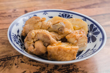 手羽元と筍と厚揚げの炊き合わせ