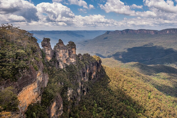 Fototapeta na wymiar Three Sisters Rocks, part of Aboriginal folklore, in the Blue Mountains near Katoomba in New South Wales, Australia