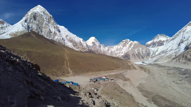 Gorak Shep, Nepal: view of the Gorak Shep teahouse village by the Everest base camp in the Himalayas in Nepal. 