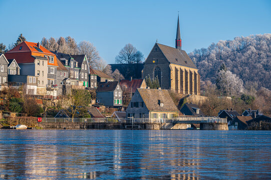 Die Klosterkirche St. Maria Magdalena in Wuppertal Beyenburg im Winter