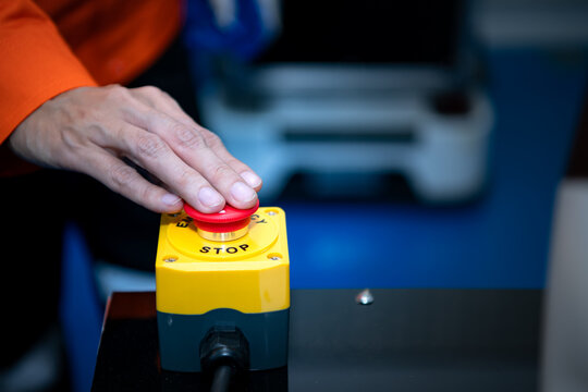 Emergency stop button It is a warning symbol for workers to reduce losses or accidents.
