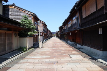Fototapeta na wymiar Higashi-Chaya district in Kanazawa, Japan (Words on the house lamps means this street's name 