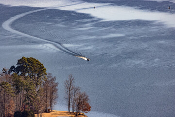 Boat on Lake Guntersville 1