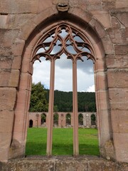 Fenster in der Klosterruine Hirsau