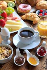 Frühstückstisch
